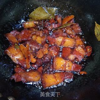 炖煮红烧肉